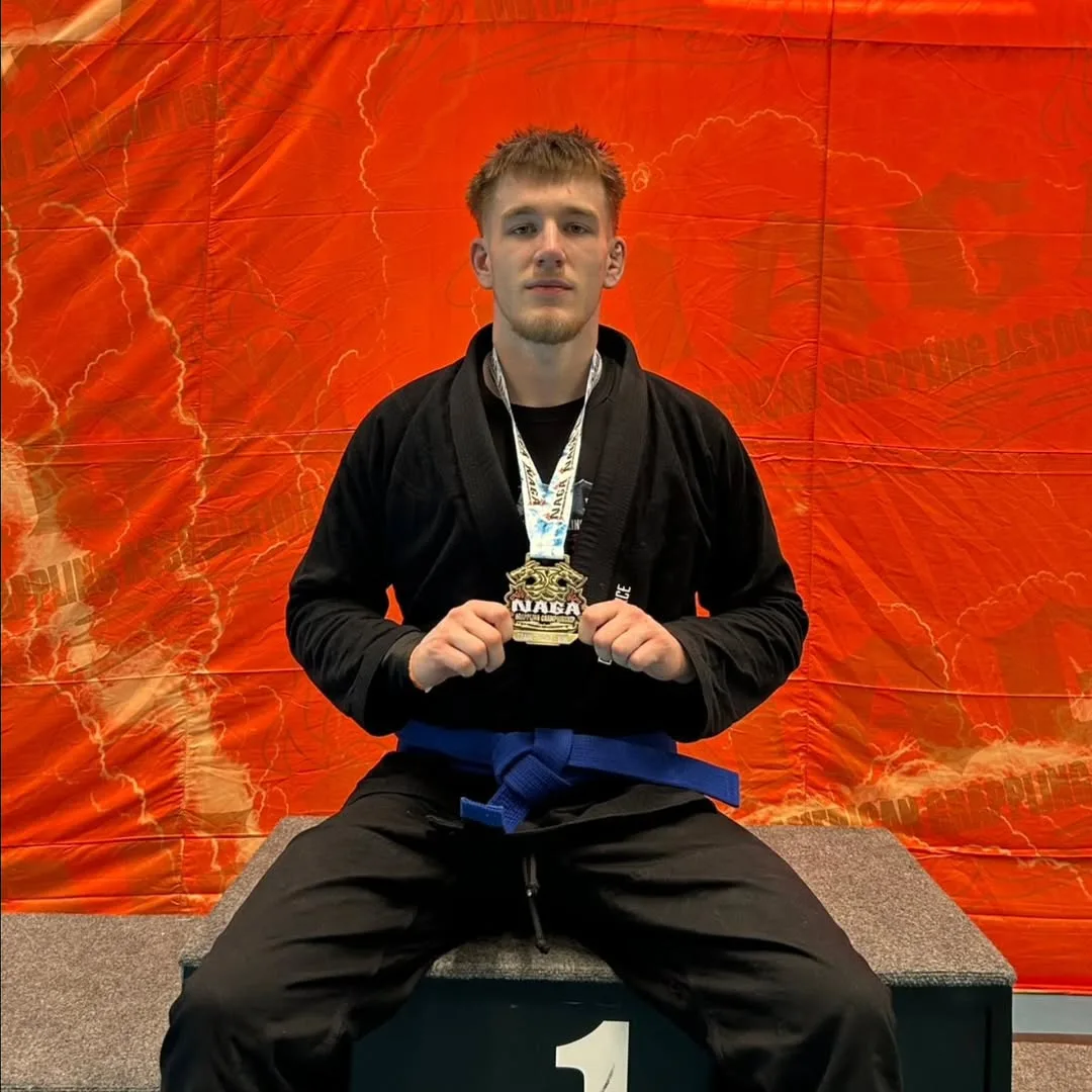 Médaille d'or, Gi